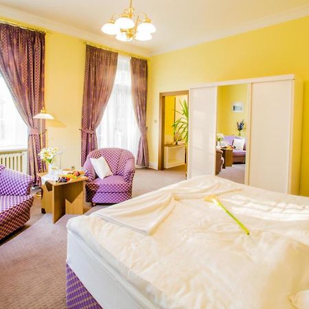 Hotel Veba Броумов Экстерьер фото
