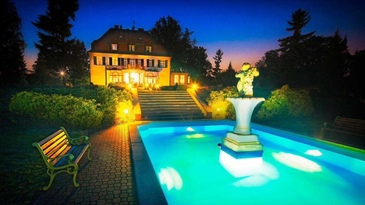 Hotel Veba Броумов Экстерьер фото